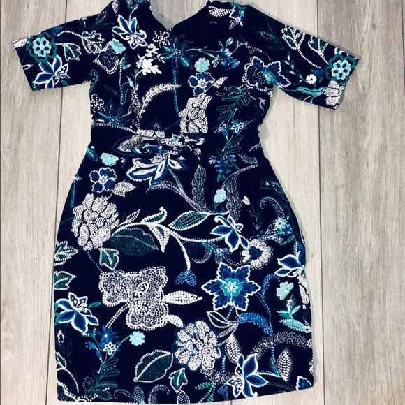 Dresses & Skirts - Blue Floral Print Dress